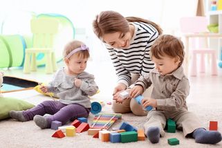 Devět dětí a sto tisíc na dávkách? Jak je to s pěstounstvím v Česku - Seznam Zprávy